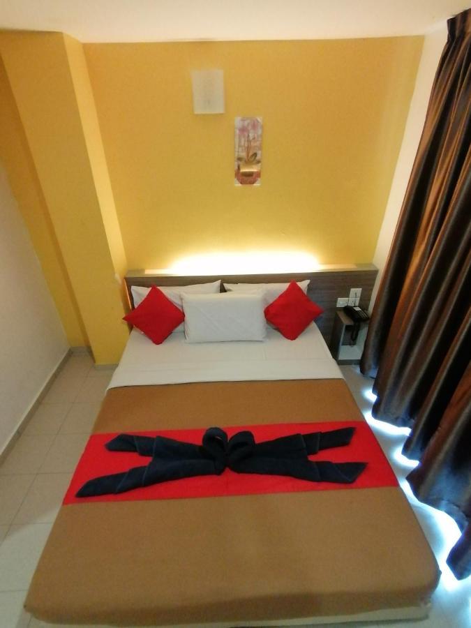 Yellow Mansion Hotel Melaka Raya מראה חיצוני תמונה