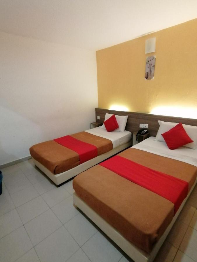 Yellow Mansion Hotel Melaka Raya מראה חיצוני תמונה