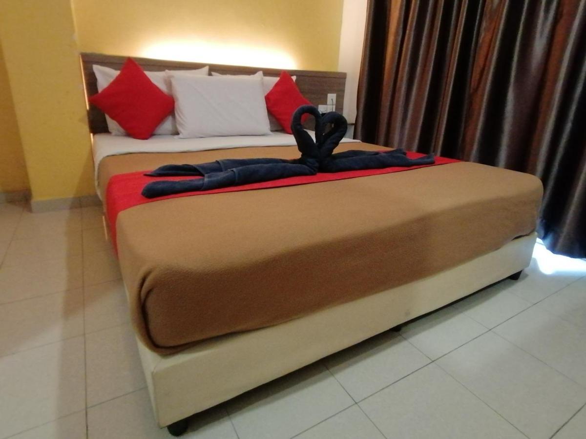 Yellow Mansion Hotel Melaka Raya מראה חיצוני תמונה