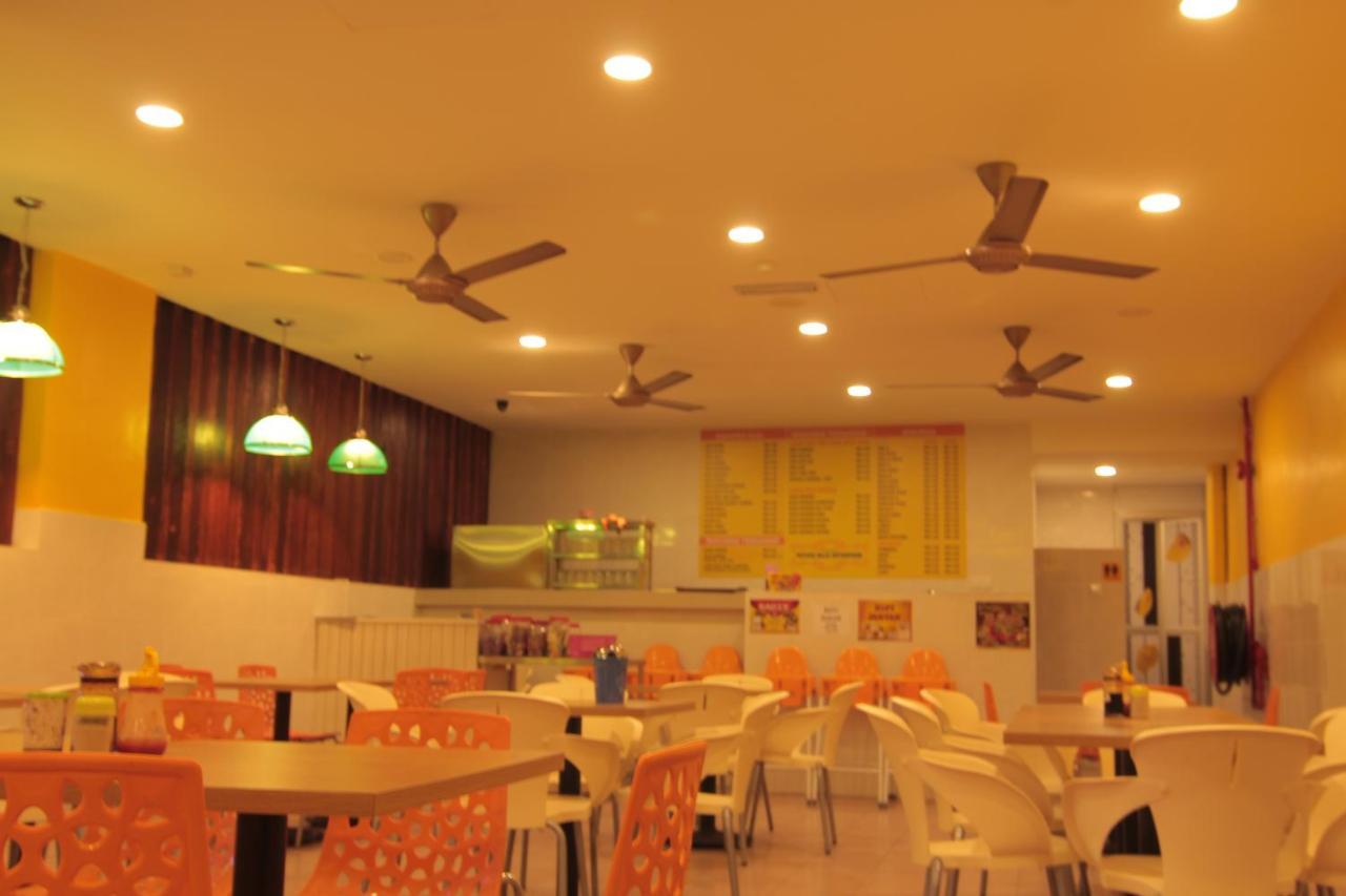 Yellow Mansion Hotel Melaka Raya מראה חיצוני תמונה