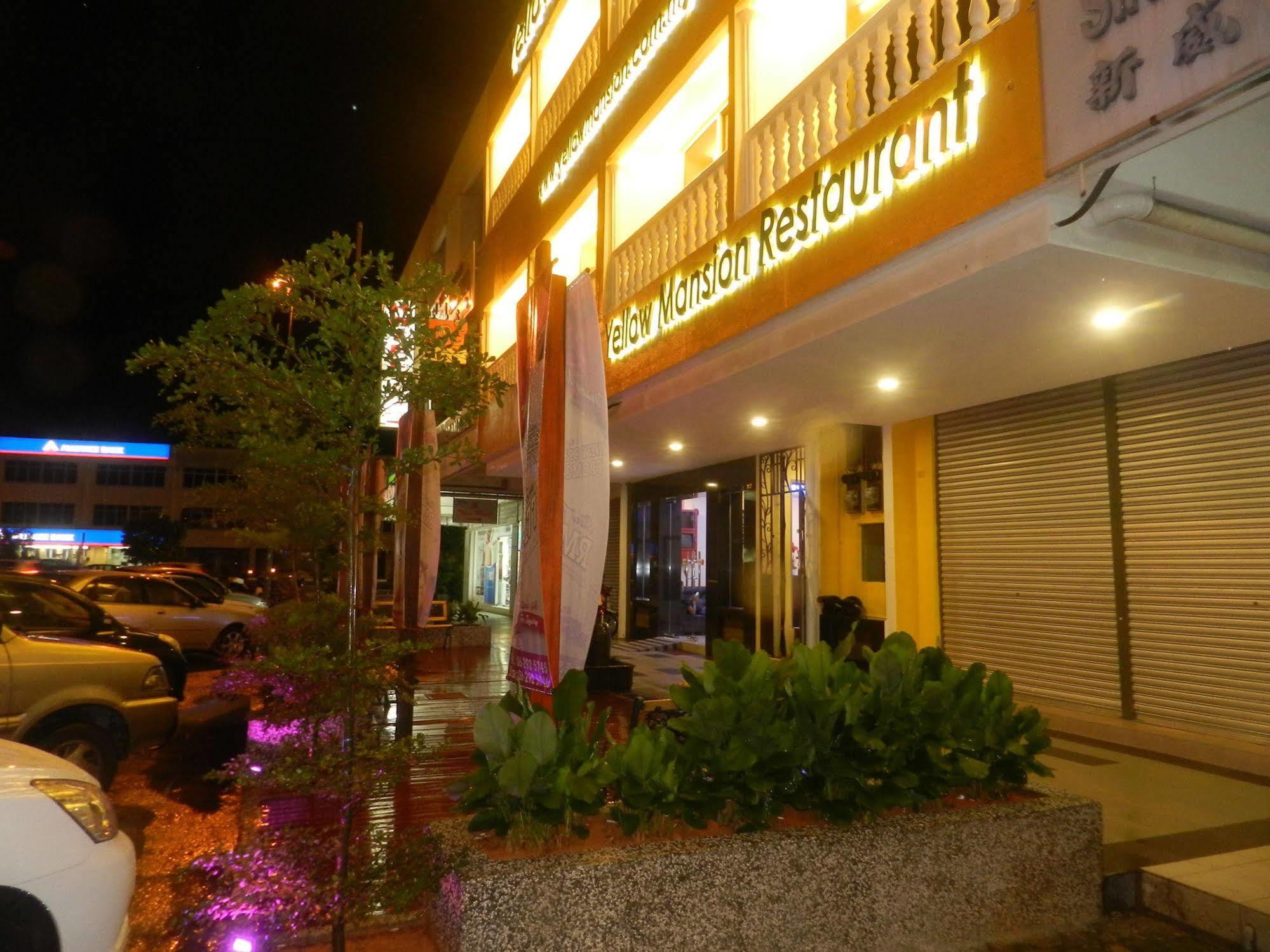Yellow Mansion Hotel Melaka Raya מראה חיצוני תמונה